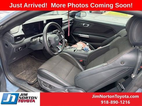 Used 2024 Ford Mustang Coupe RWD image 5