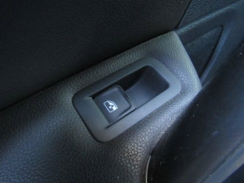 Used 2019 Volkswagen Golf SE image 27