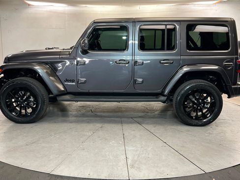 Used 2021 Jeep Wrangler Unlimited Sahara AWD/4WD image 2