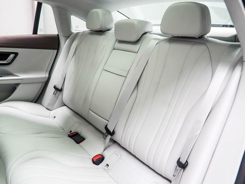 Used 2025 Mercedes-Benz EQE 500 4MATIC Sedan image 40