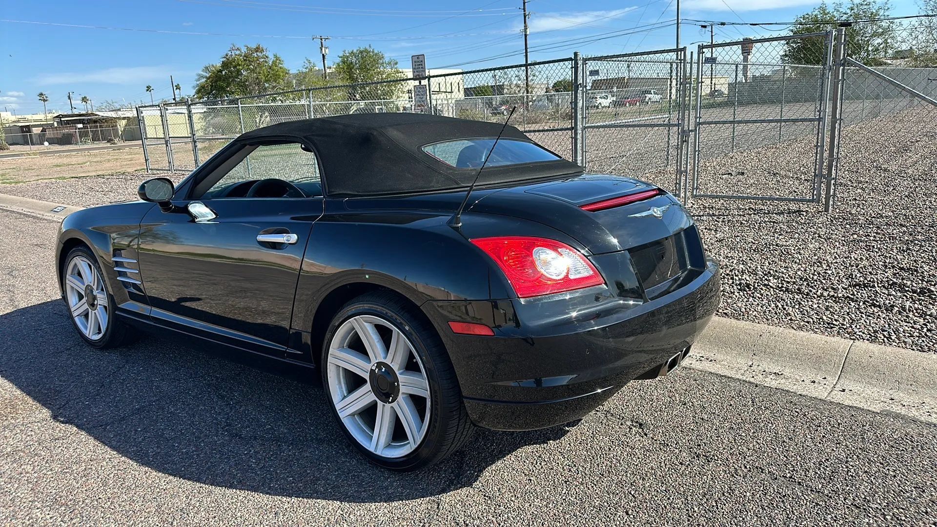 Used 2005 Chrysler Crossfire Limited RWD image 18