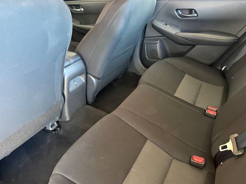 Used 2025 Nissan Sentra SV FWD image 25