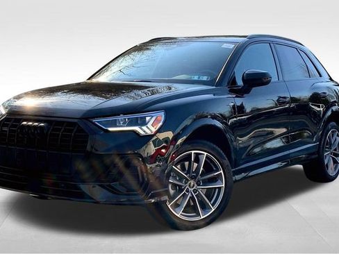 Used 2025 Audi Q3 2.0T Premium w/ Convenience Package image 2