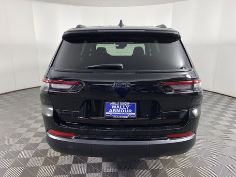 New 2025 Jeep Grand Cherokee L Altitude image 8