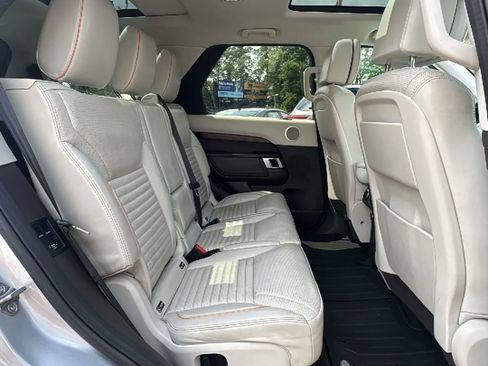 Used 2018 Land Rover Discovery HSE Luxury AWD/4WD image 28