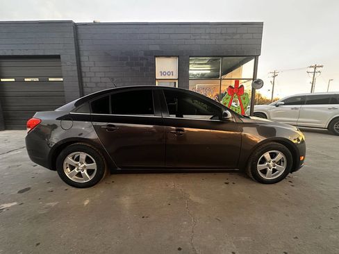 Used 2014 Chevrolet Cruze LT image 9