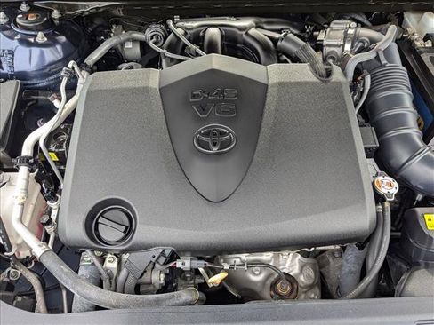 Used 2019 Toyota Avalon XLE image 22