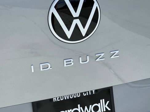 New 2025 Volkswagen ID. Buzz Pro S RWD image 28