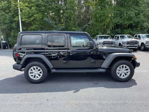 Used 2023 Jeep Wrangler Unlimited Sport w/ Sun And Sound Package AWD/4WD image 9