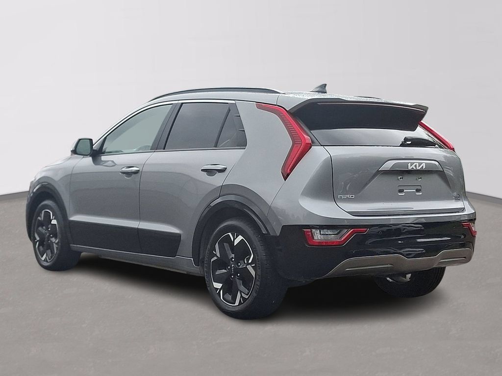 Used 2023 Kia Niro Wave w/ Wave Preserve Package FWD image 4