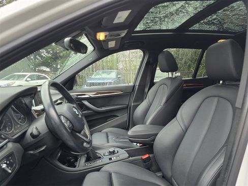 Used 2018 BMW X1 xDrive28i image 2