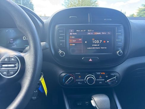 Used 2023 Kia Soul LX w/ LX Technology Package FWD image 25