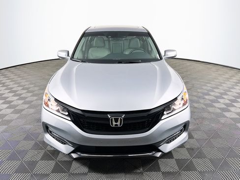 Used 2017 Honda Accord EX-L image 2