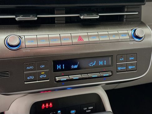 Used 2025 Hyundai Kona SEL image 23