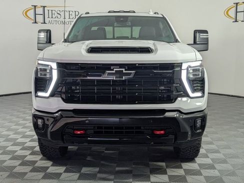 Used 2025 Chevrolet Silverado 2500 LTZ w/ LTZ Plus Package AWD/4WD image 3