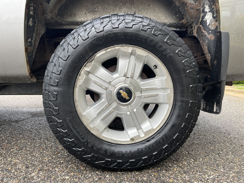 Used 2009 Chevrolet Silverado 1500 LT AWD/4WD image 20