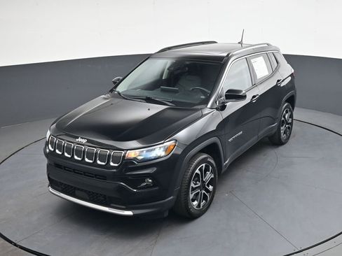 Used 2022 Jeep Compass Limited w/ Sun and Sound Group AWD/4WD image 36