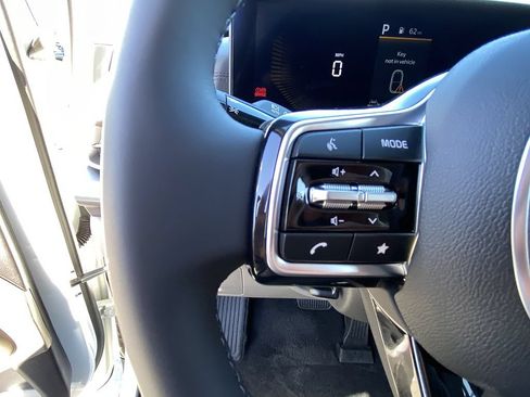 New 2026 Kia Carnival FWD image 14