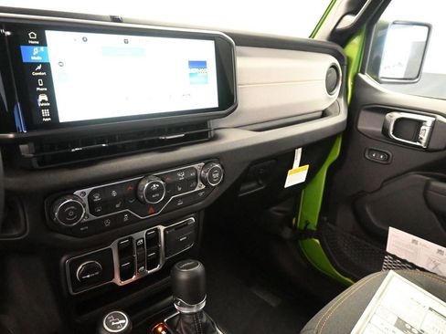 New 2026 Jeep Gladiator Sport image 21