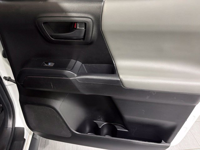 Used 2022 Toyota Tacoma SR AWD/4WD image 12