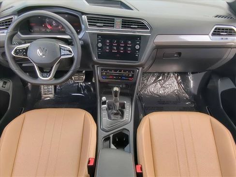 Used 2024 Volkswagen Tiguan SE R-Line FWD image 18