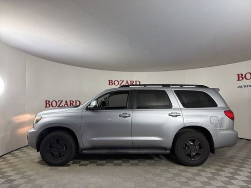 Used 2016 Toyota Sequoia SR5 RWD image 5