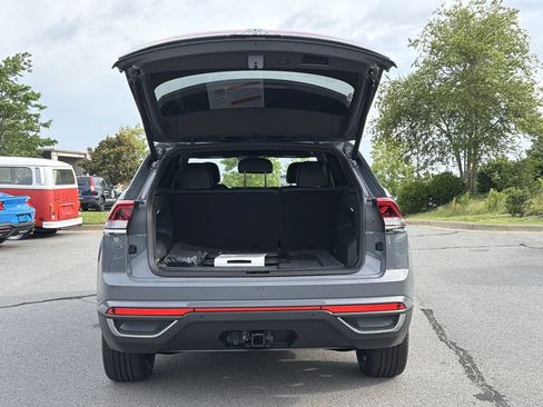 New 2026 Volkswagen Atlas Cross Sport SE FWD image 14