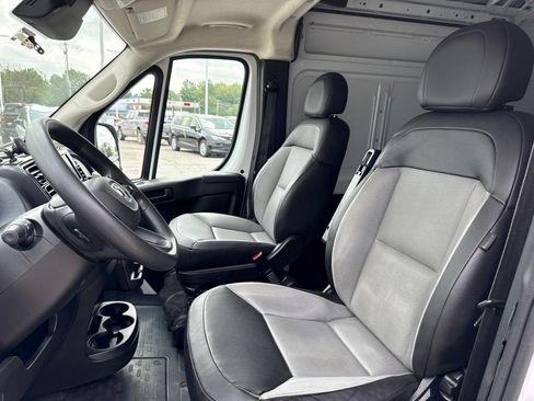 Used 2025 RAM ProMaster 2500 w/ Convenience Group FWD image 33