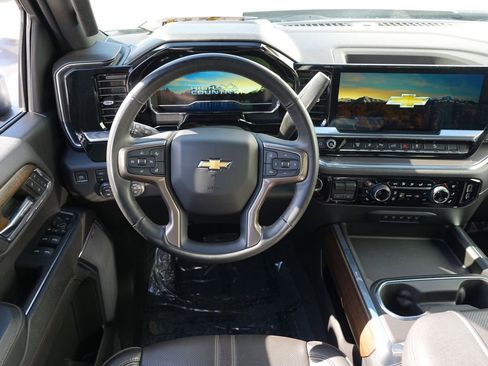 Used 2024 Chevrolet Silverado 2500 High Country w/ Z71 Off-Road Package image 21