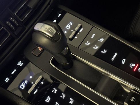 Used 2024 Porsche Macan GTS image 21