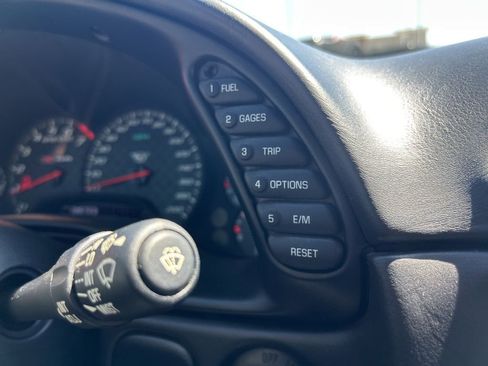Used 2004 Chevrolet Corvette Z06 w/ Memory Package RWD image 22