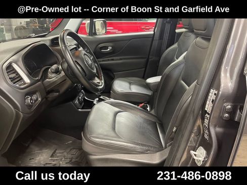 Used 2018 Jeep Renegade Limited w/ UConnect 8.4 Nav Group AWD/4WD image 14