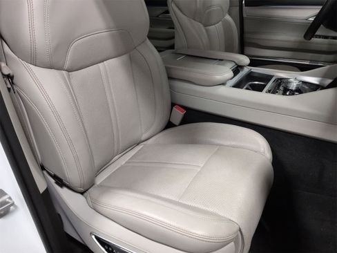 Used 2023 Jeep Grand Wagoneer 4WD image 23