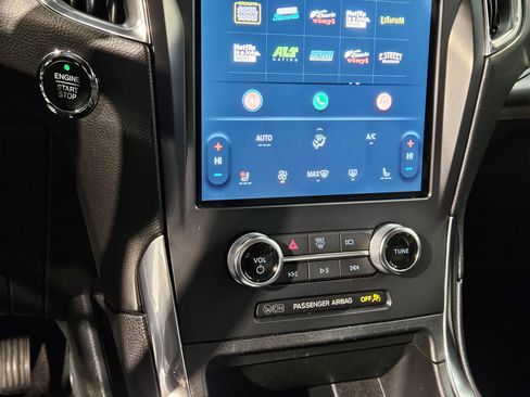 Used 2024 Ford Edge Titanium image 31