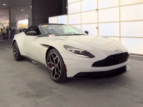 Used 2019 Aston Martin DB11 Volante RWD image 8
