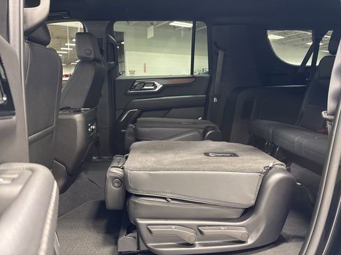Used 2025 GMC Yukon XL Denali image 36