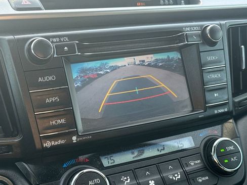 Used 2018 Toyota RAV4 XLE image 25