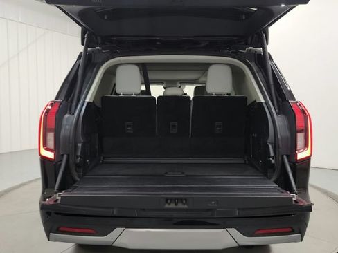 Used 2025 Ford Expedition Platinum w/ Driver's Package AWD/4WD image 30
