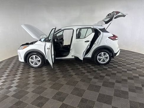 Used 2025 Nissan Kicks Play S FWD image 11