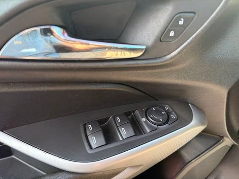 Used 2025 Chevrolet Trax LS FWD image 30