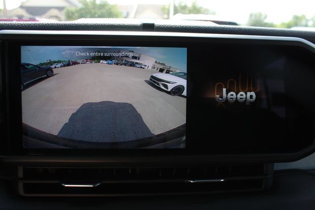 Used 2024 Jeep Wrangler Unlimited Sport AWD/4WD image 18