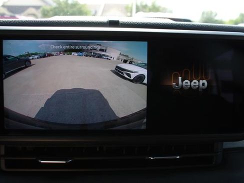 Used 2024 Jeep Wrangler Unlimited Sport AWD/4WD image 18