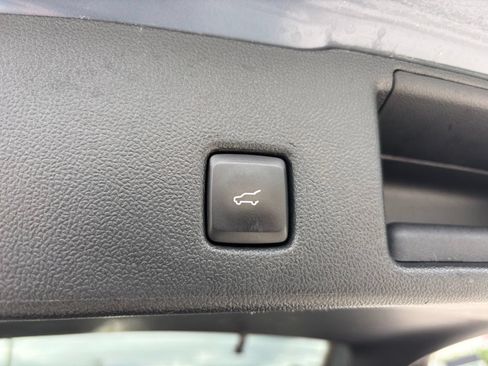 Used 2023 Ford Escape SE FWD image 18