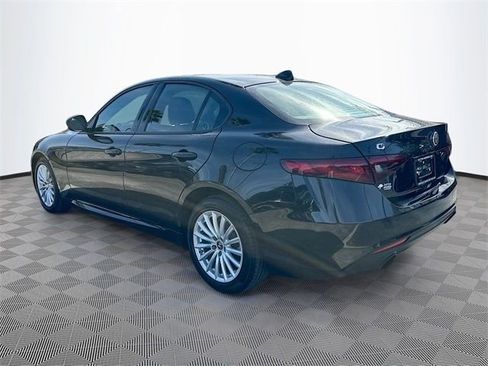 Used 2023 Alfa Romeo Giulia Sprint image 5
