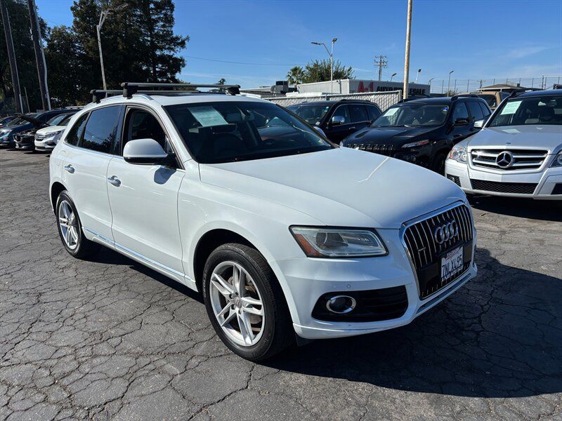 Used 2016 Audi Q5 2.0T Premium Plus w/ Technology Package AWD/4WD image 2