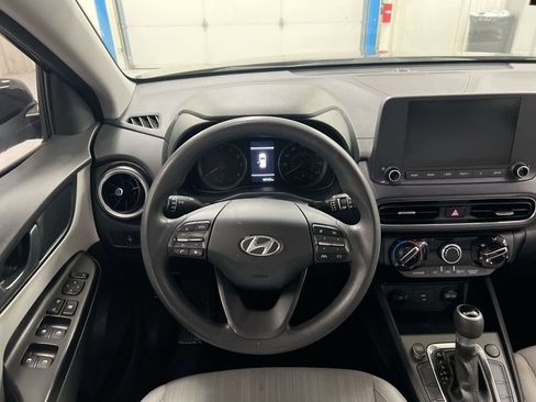 Used 2022 Hyundai Kona SEL FWD image 11