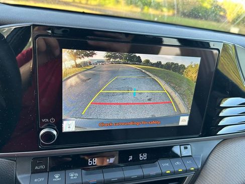 Certified 2025 Toyota Camry SE image 25