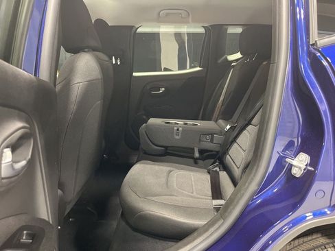 Used 2021 Jeep Renegade Latitude w/ Convenience Group AWD/4WD image 38