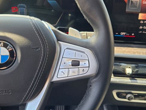 Used 2023 BMW X7 xDrive40i image 37