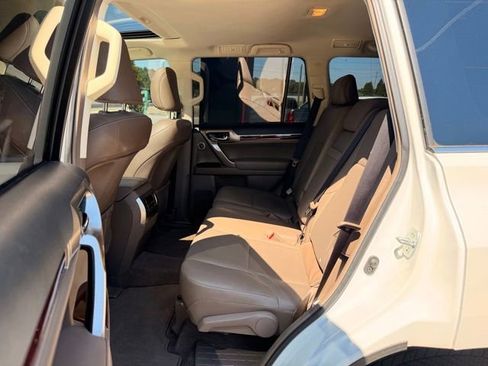Used 2019 Lexus GX 460 Luxury AWD/4WD image 13